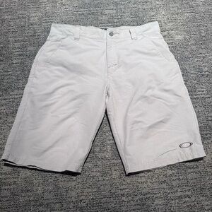 Oakley Men's Light Gray Flat Front Shorts